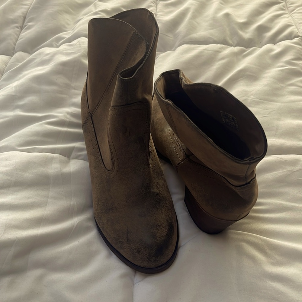 Women’s booties
